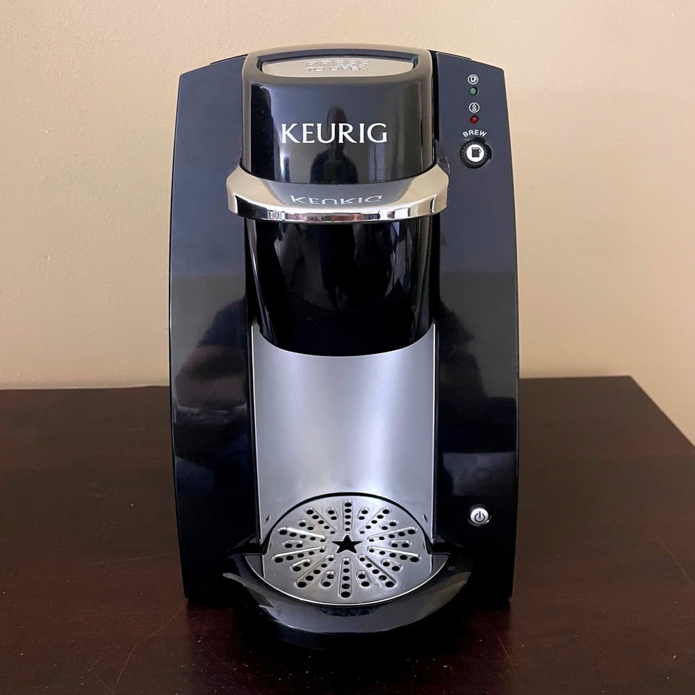 Keurig K-Cup B30 Single Serve Coffee Maker Black Silver K-Series Machine